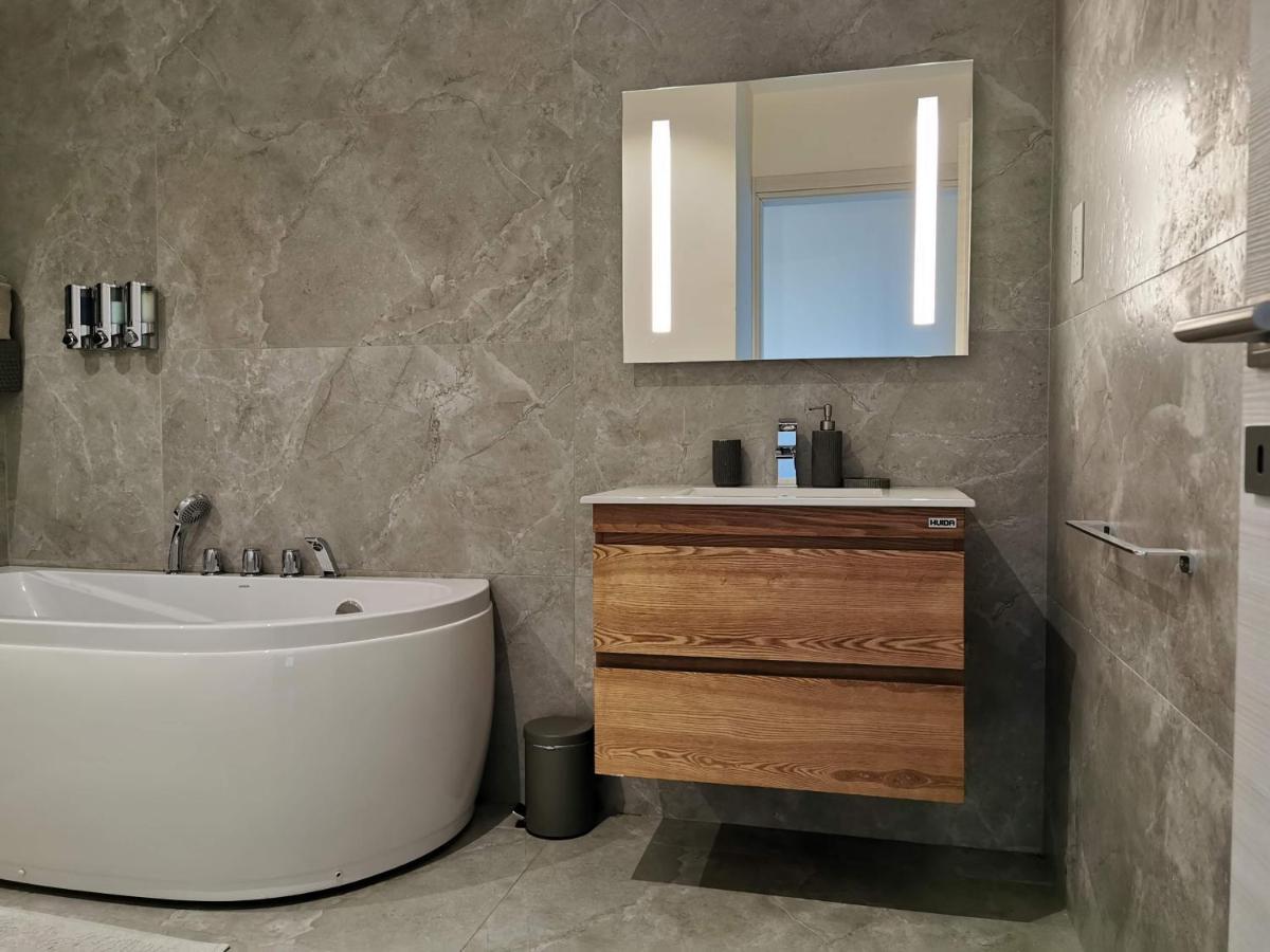Duplex Maisonette With Heated P-Pool And Jacuzzi San Ġiljan Exterior foto